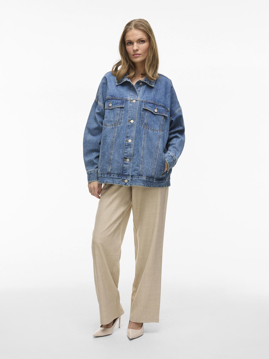 model_shot-front_full